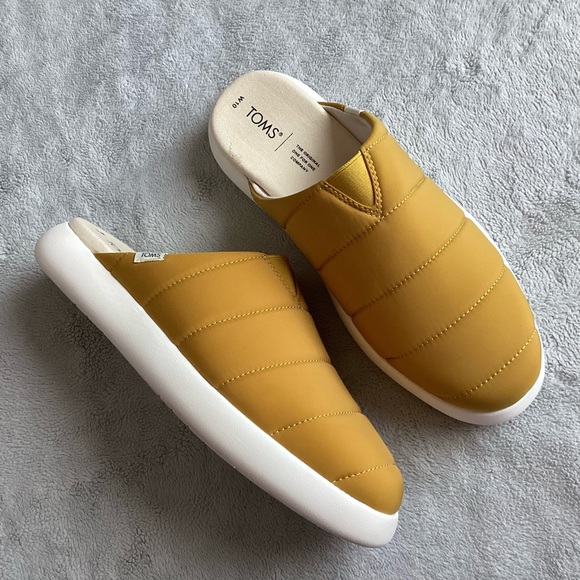 Toms Shoes - TOMS Alpargata Mallow Quilted Puff Pillow Mule Slide Flat Dark Mustard Sz 10